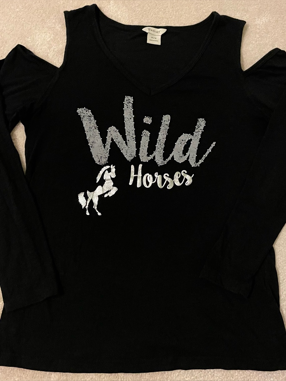 ARIAT Black long sleeve cold shoulder top with "Wild Horses" graphic-medium VGUC